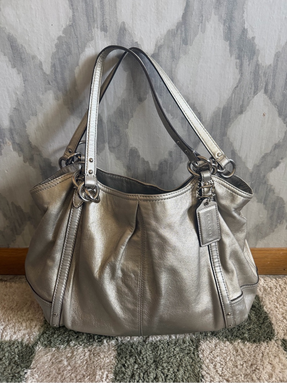Coach 🌺 Silver Tote